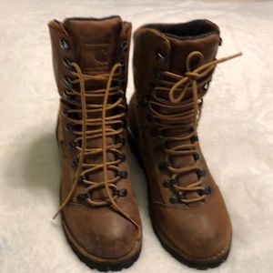 EUC CARHARRT Brown Leather Boot, size 8,